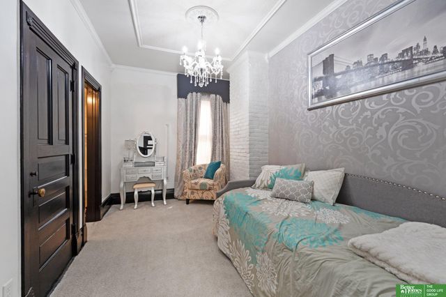 3017 Pacific Street, Omaha, NE 68105