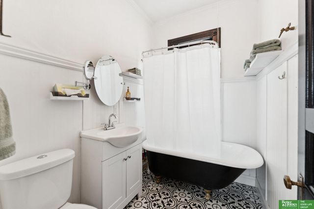 3017 Pacific Street, Omaha, NE 68105