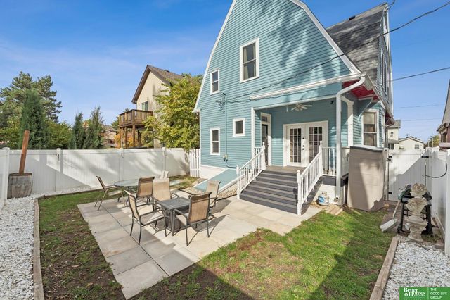 3017 Pacific Street, Omaha, NE 68105