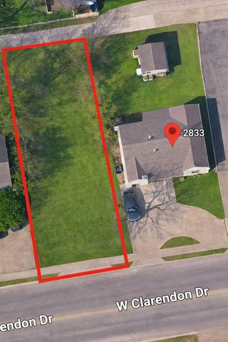 2833 W Clarendon Drive, Dallas, TX 75211