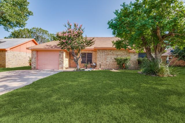 105 Mesa Moor Drive, Glenn Heights, TX 75154
