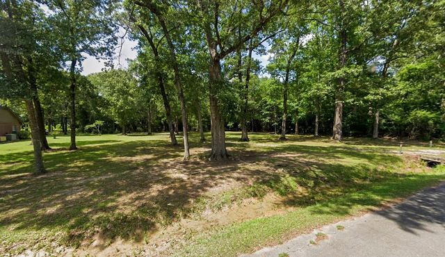 2208 Appian Way, New Caney, TX 77357