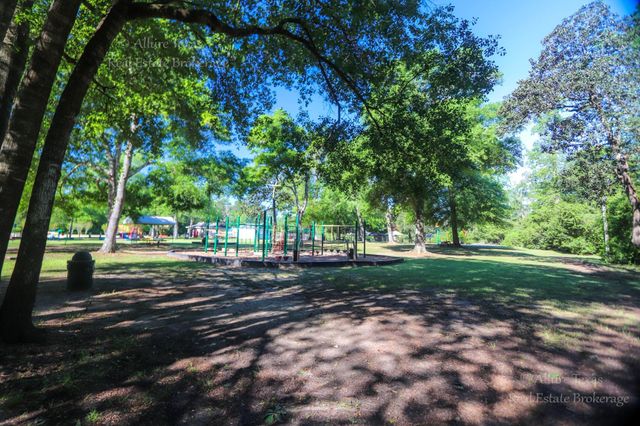 2208 Appian Way, New Caney, TX 77357