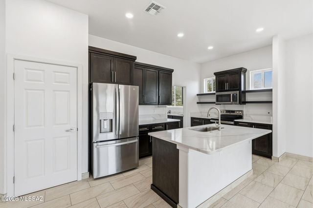 13691 E Pocketknife Drive, Vail, AZ 85641