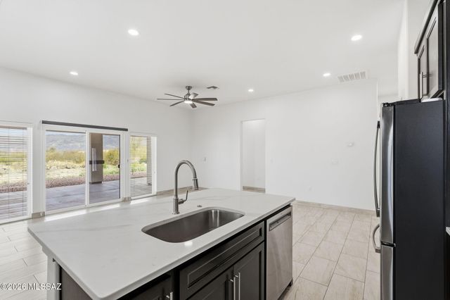 13691 E Pocketknife Drive, Vail, AZ 85641