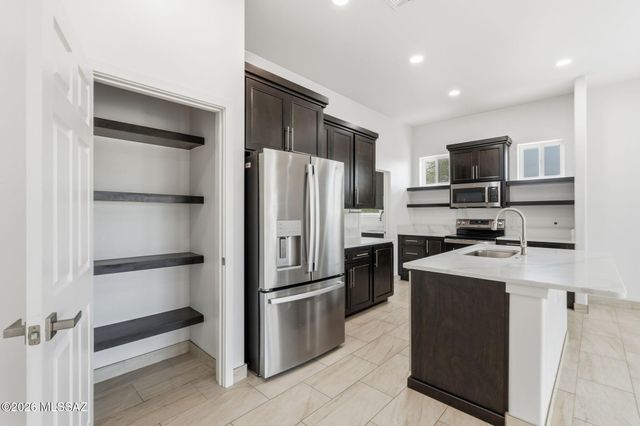 13691 E Pocketknife Drive, Vail, AZ 85641