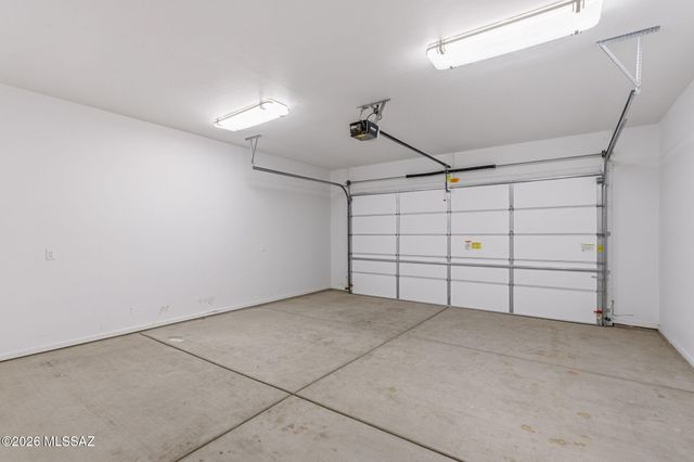 13691 E Pocketknife Drive, Vail, AZ 85641