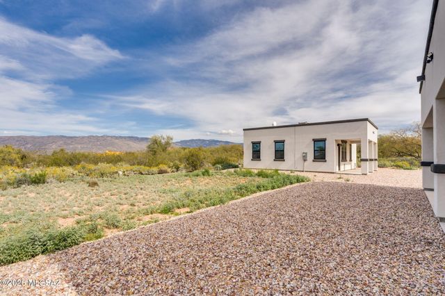 13691 E Pocketknife Drive, Vail, AZ 85641