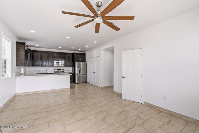 13691 E Pocketknife Drive, Vail, AZ 85641