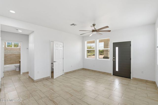 13691 E Pocketknife Drive, Vail, AZ 85641