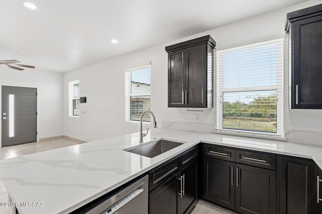 13691 E Pocketknife Drive, Vail, AZ 85641