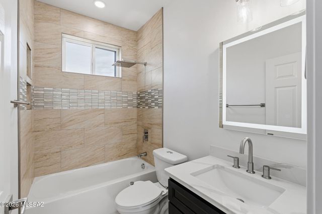 13691 E Pocketknife Drive, Vail, AZ 85641