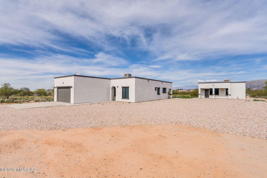 13691 E Pocketknife Drive, Vail, AZ 85641