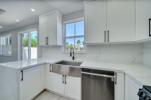 15335 SW 9th Way 15335, Miami, FL 33194