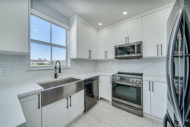 15335 SW 9th Way 15335, Miami, FL 33194