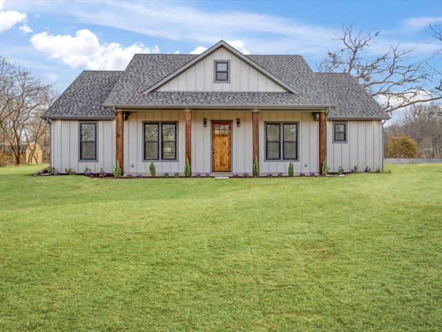 510 W Bells Boulevard, Bells, TX 75414