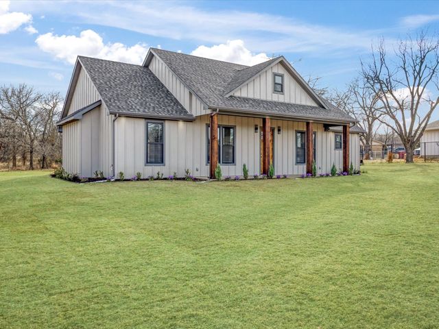 510 W Bells Boulevard, Bells, TX 75414