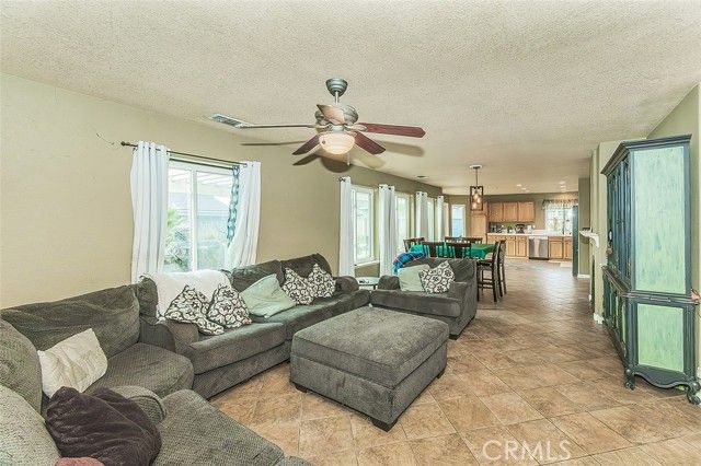 671 Cambria Lane, Lemoore, CA 93245