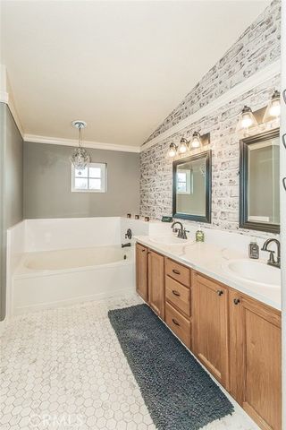 671 Cambria Lane, Lemoore, CA 93245