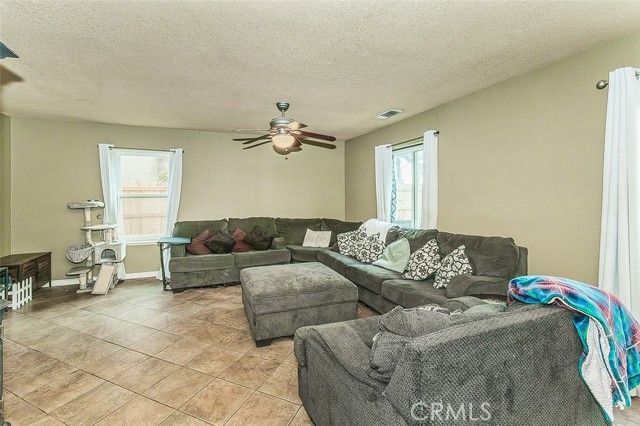 671 Cambria Lane, Lemoore, CA 93245