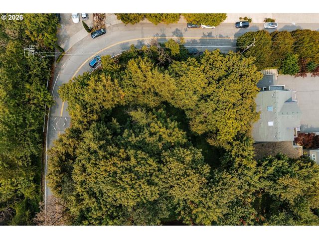 Sw MONTGOMERY Dr, Portland, OR 97201