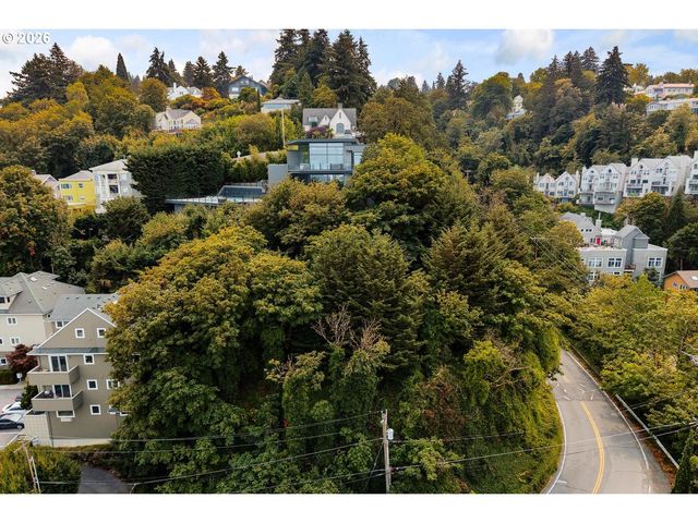 Sw MONTGOMERY Dr, Portland, OR 97201