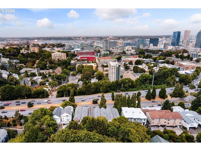 Sw MONTGOMERY Dr, Portland, OR 97201