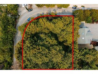 Sw MONTGOMERY Dr, Portland, OR 97201
