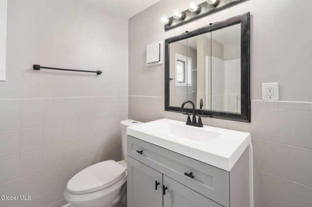 29 Massachusetts Avenue, East Greenbush, NY 12144