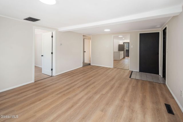 29 Massachusetts Avenue, East Greenbush, NY 12144