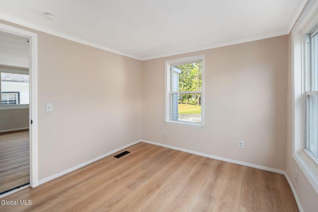 29 Massachusetts Avenue, East Greenbush, NY 12144