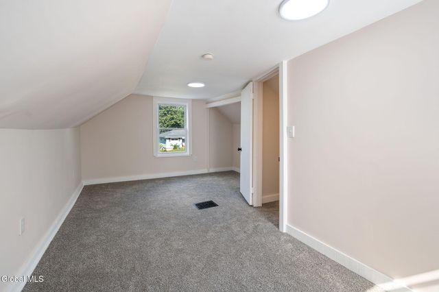 29 Massachusetts Avenue, East Greenbush, NY 12144