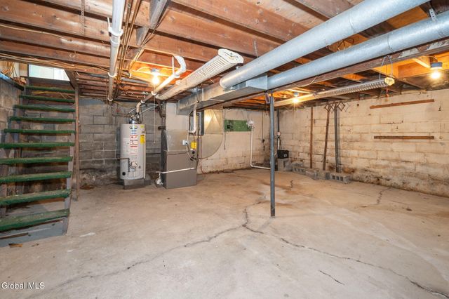 29 Massachusetts Avenue, East Greenbush, NY 12144