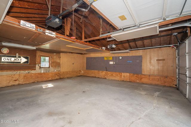 29 Massachusetts Avenue, East Greenbush, NY 12144