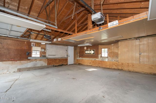 29 Massachusetts Avenue, East Greenbush, NY 12144