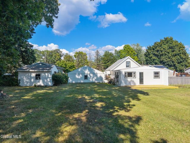 29 Massachusetts Avenue, East Greenbush, NY 12144
