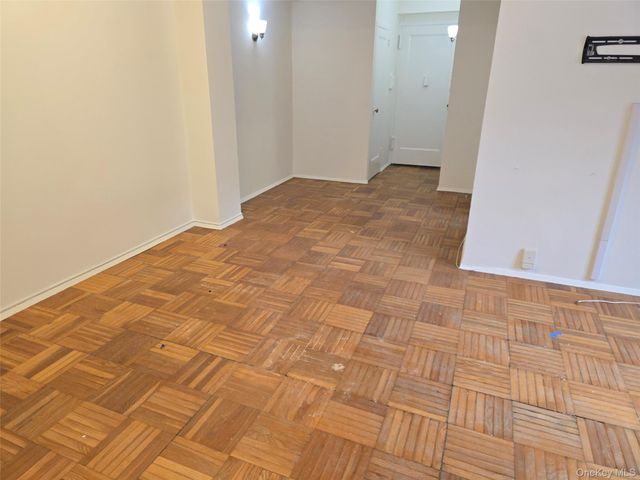 1530 Metropolitan Avenue 1E, Bronx, NY 10462