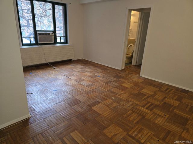 1530 Metropolitan Avenue 1E, Bronx, NY 10462