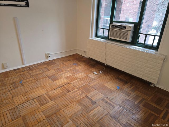 1530 Metropolitan Avenue 1E, Bronx, NY 10462