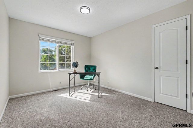 14816 Nebraska Avenue, Omaha, NE 68116