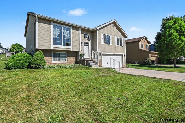 14816 Nebraska Avenue, Omaha, NE 68116