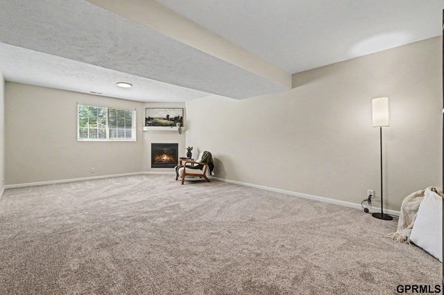 14816 Nebraska Avenue, Omaha, NE 68116