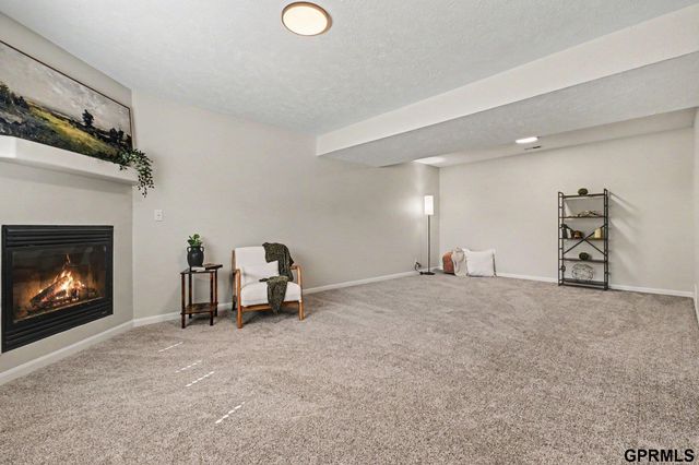 14816 Nebraska Avenue, Omaha, NE 68116