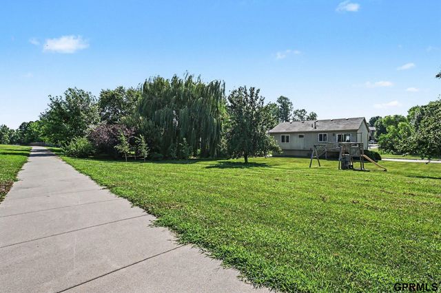 14816 Nebraska Avenue, Omaha, NE 68116