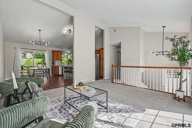 14816 Nebraska Avenue, Omaha, NE 68116