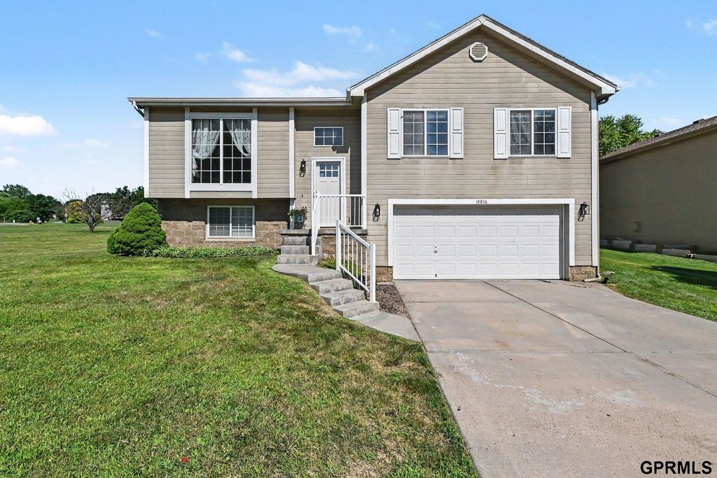 14816 Nebraska Avenue, Omaha, NE 68116