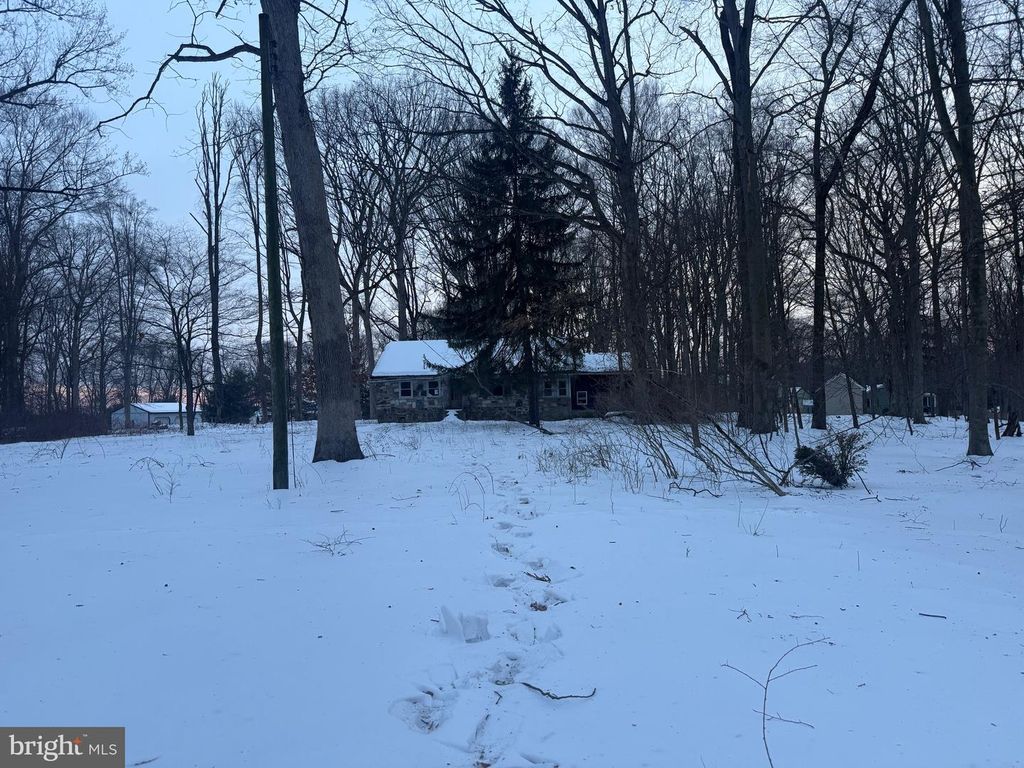 2918 SNAKE HILL RD, Doylestown, PA 18902