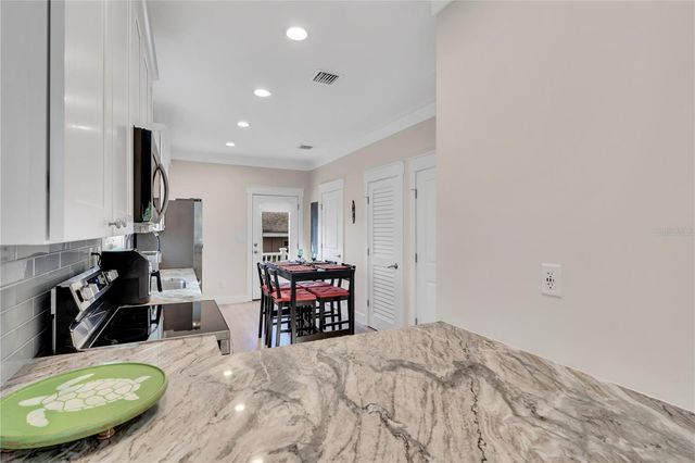 340 6TH STREET E, Bradenton, FL 34208