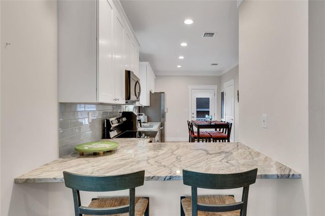 340 6TH STREET E, Bradenton, FL 34208