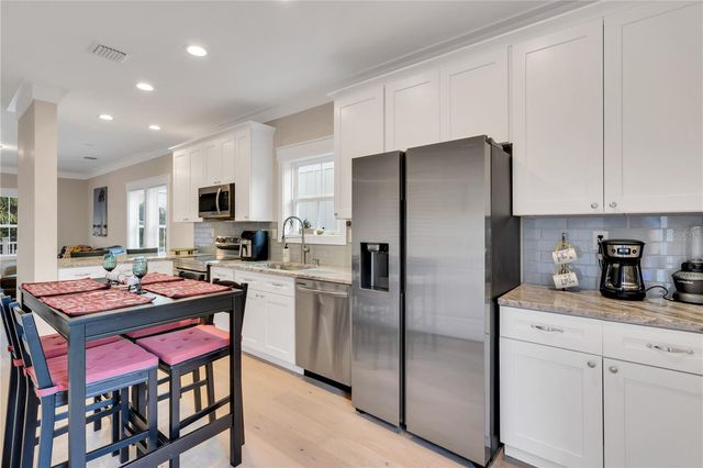 340 6TH STREET E, Bradenton, FL 34208